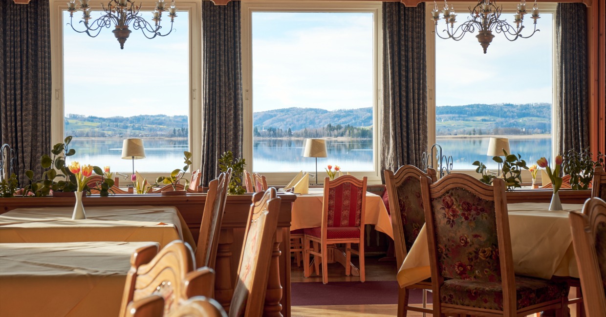 Restaurant Grauer Bär, Tische mit Seeblick